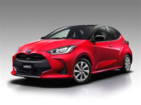 The 2020 toyota yaris in sedan and hatchback forms wear toyota's bold trapezoidal front grille like a face tattoo: Обзор хэтчбека Toyota Yaris 2020 года: удовольствие от ...
