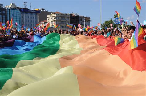 Lgbt The Pride In Istanbul Galleries Media Osservatorio Balcani