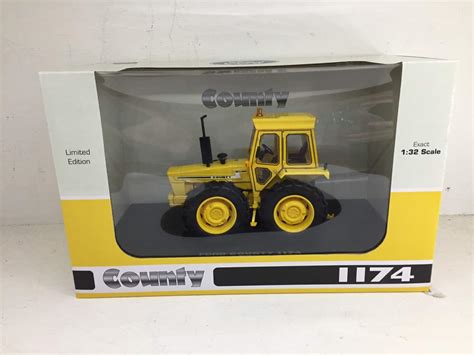 Toy Models Universal Hobbies County 1174 Yellow Edition Limited