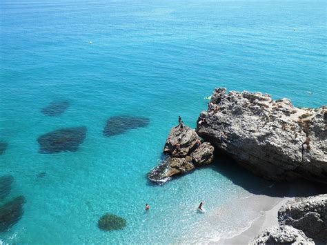 Guida Alle Più Belle Spiagge Di Nerja Informazioni Foto E Mappa