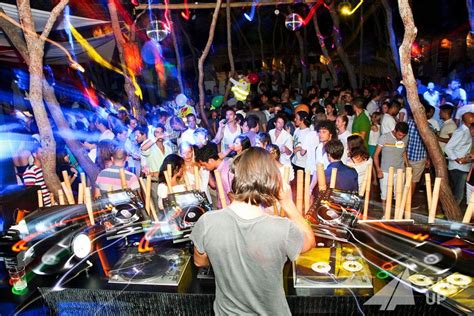 Nightlife-7 | Apartments and Boat rental in Bol, Croatia