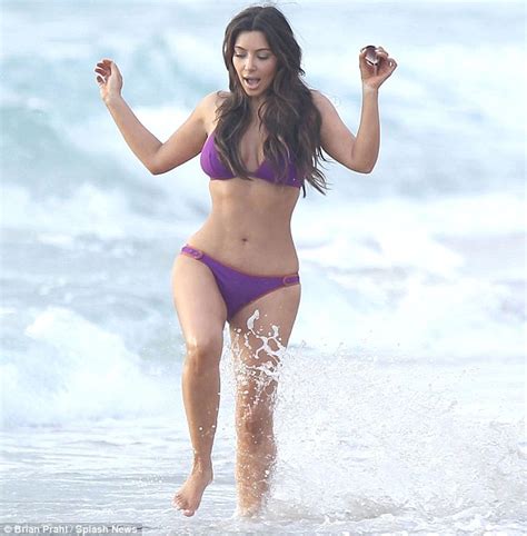 Magazine Expresión Latina Kim Kardashian En Bikini Desata Pasiones En Maimi