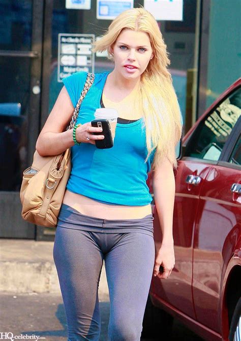 Celebrity, obvious, hilarious, camel toes. 35 Worst Cases of Female Celebrities Camel Toe