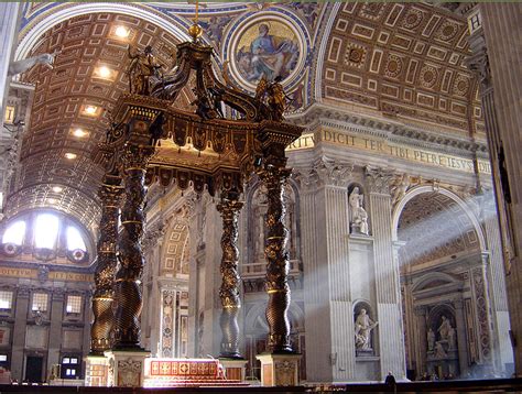 Bernini ricevette l'incarico da papa urbano viii (della famiglia barberini). Nel baldacchino di San Pietro non solo la mano di Bernini ...