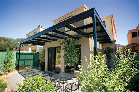 Solid posts and pro staining: 19 Modern Pergola Kit Designs For Your Outdoor Shade