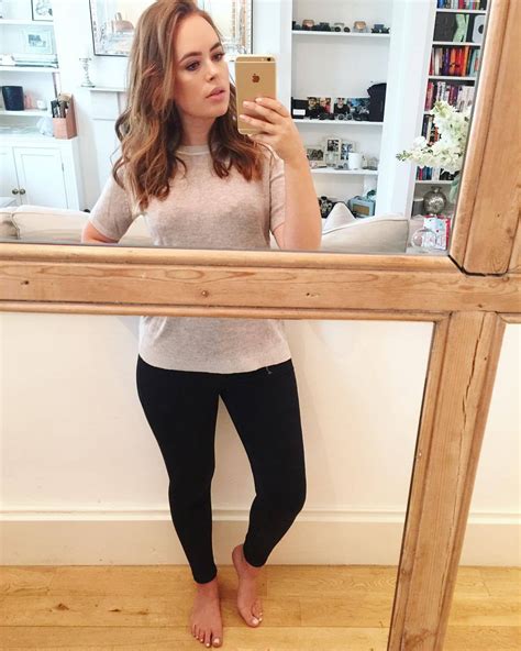 49 Hot Pictures Of Tanya Burr Which Expose Her Curvy Body The Viraler