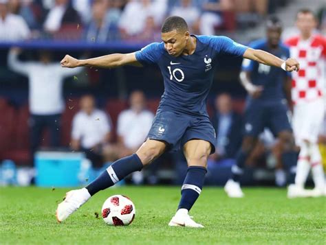 Kylian mbappe started playing football as a little child and began his career at as bondy. Kylian Mbappe - France Croatia Final - 2 | Football match ...