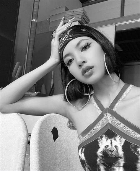 This month has seen both the return of eminem, the greatest white rapper of all time, and the debut of asher roth, the most commercially viable white rapper since eminem. 200902 Blackpink Lisa Instagram uodate | Lisa blackpink ...
