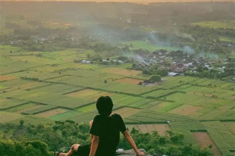 Menikmati Keindahan Panorama Lombok Dari Bukit Batu Idung