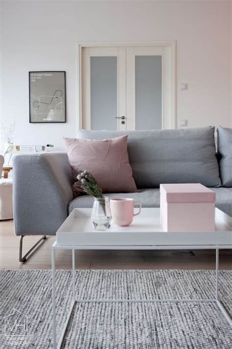 But it is not just a color for the feminine bedroom or girls' nursery, as we take a look today at 20 fabulous pink living rooms. Metallic Grey And Pink: 27 Trendy Home Decor Ideas - DigsDigs
