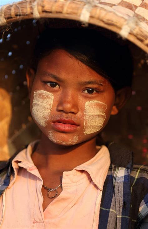 Beautiful Girl Myanmar Editorial Photo Image Of Burmese 39892556