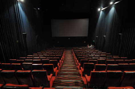 Amc Offers Private Theater Rentals Starting At 99 As Cinemas Continue