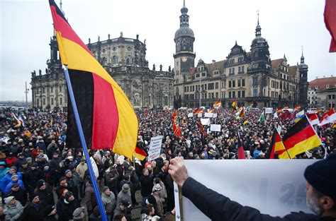 Der teilnehmerkreis wird dort stetig größer und so füllte sich auch am montag die versammlungsfläche. Pegida Candidate to Run for Mayor of Dresden