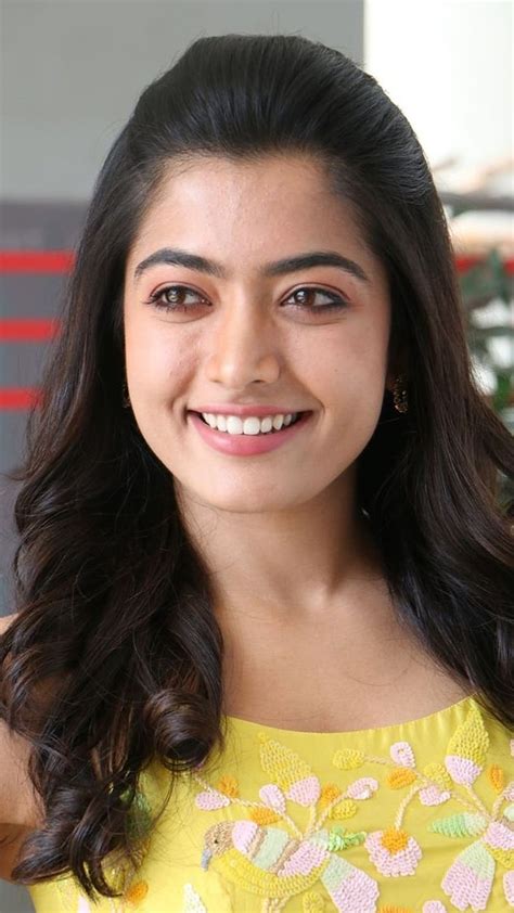 Rashmika Mandanna Live Face Closeup Actress Indian Hd Phone