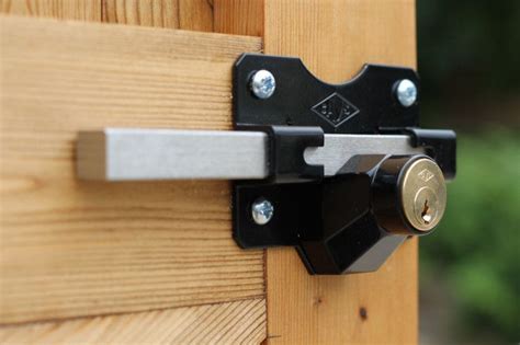 Long Throw Stainless Steel Exterior Gate Lock With A Key On One Side
