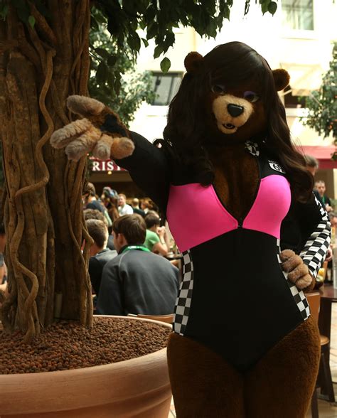 Eurofeurence 2014 17 Bizarre Pictures Of Europes Biggest Furry Convention Huffpost Uk
