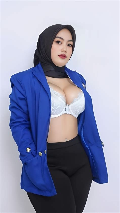pin oleh empikz21 di hijab di 2023 wanita wanita berlekuk pakaian seksi