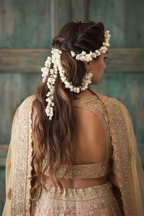 30 Creative And Modern Ways To Style The Traditional Gajra On Your