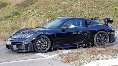 Porsche Cayman Gt Rs Spied Totally Free Of Camouflage Ahead Of Debut Automotobuzz Com