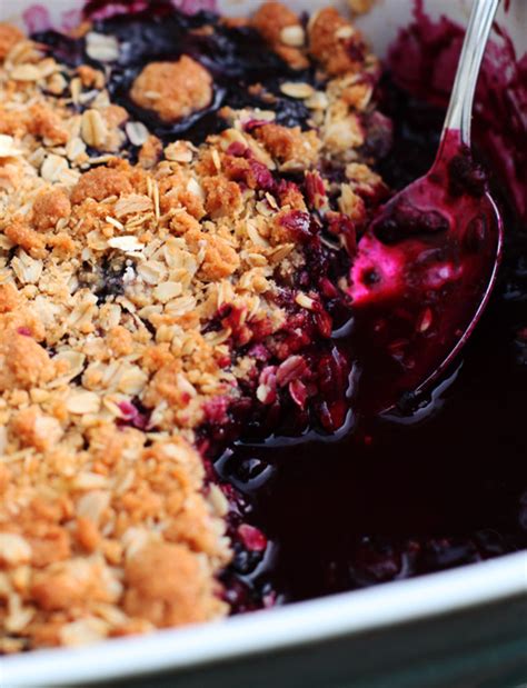 Easy And Awesome Blueberry Crisp