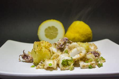 Presentiamo in questa pagina un elenco di ricette che utilizzano questo ingrediente: Seppie e patate sabbiose al forno - ladri di ricetteladri ...