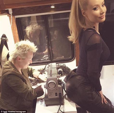 Iggy Azalea Shows Off Her Shapely Derrière In Her Sexy Leather Trousers