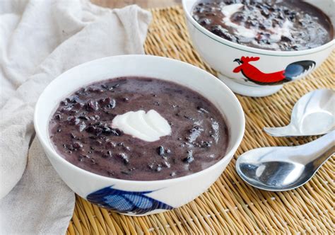 One of the great health benefits of glutinous rice flour is to prevent inflammation. Black Glutinous Rice with Coconut Milk