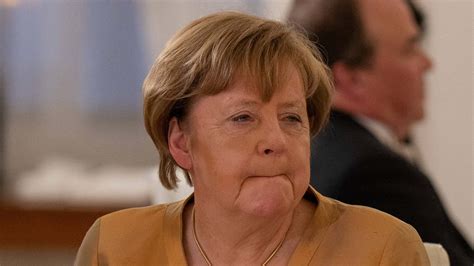 Angela Merkel Nach Heftiger Demütigung Letzter Ausweg Scheidung Intouch