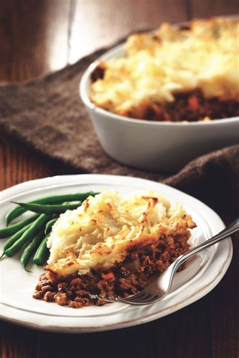 750g potatoes, peeled and chopped 9 squirts of fry light 1 clove garlic, crushed 300ml vegetable stock. Quorn Meatless Shepherd's Pie | Recipe in 2020 | Quorn ...