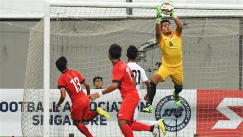 Singapore’s Hassan Sunny Named One Of World’s Top 20 Goalkeepers Today