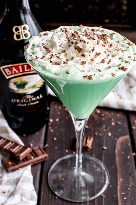 Baileys Mint Martini This Baileys Mint Martini Is The Ultimate Combo Creme De Menthe Combined