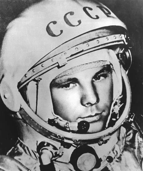 His vostok 1 spacecraft orbited earth once in 1 hour 29 minutes at a maximum altitude of 187 miles. 50 Jahre bemannte Raumfahrt: Juri Alexejewitsch Gagarins ...