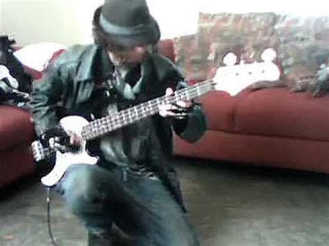 Das schicksal hat mich angelacht und mir ein geschenk gemacht warf mich auf einen warmen stern der haut so nah dem auge fern ich nehm mein schicksal in die hand mein verlangen ist bemannt. Rammstein - Mann Gegen Mann Instrumental - Cover - YouTube