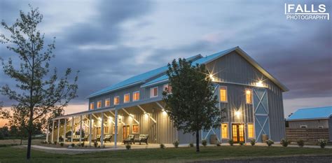 I got a beautiful brand new designer wedding dress which was priced at â£2000 for just â£400.if you are also very particular about the quality the dresses that were sold in the 1920's there dresses were reasonably priced. Blue Haven Barn and Garden - Venue - Sioux Falls, SD ...