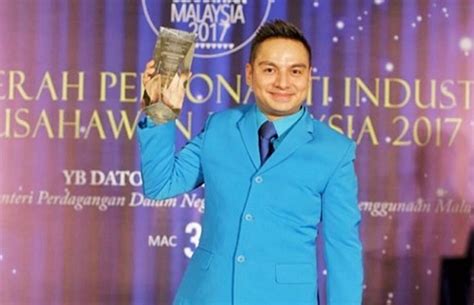 Sebuah karya sepenuhnya edry abd halim dinyanyikan oleh dato boy iman khas buat semua netizen yang tak putus putus mengambil berat. Boy Iman Hanya Mampu 'Tergelak' Dapat Tahu Diisytihar Muflis