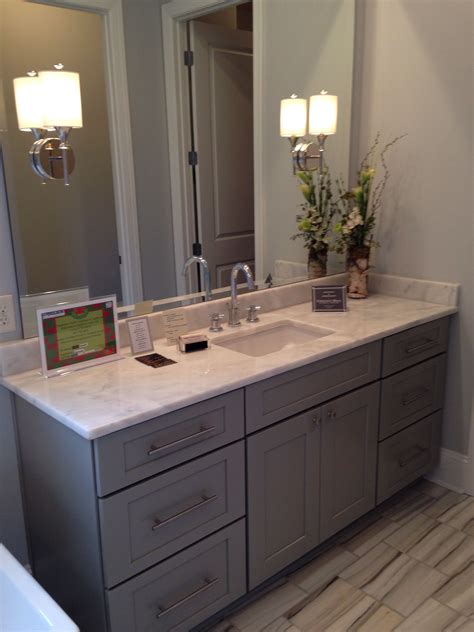 Pin By Sara Matthews On La Casa 2015 Interior Design Grey Bathroom