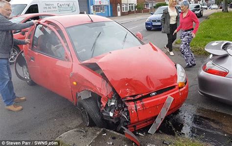 Drivers £80000 Limited Edition Porsche Is Wrecked Daily Mail Online