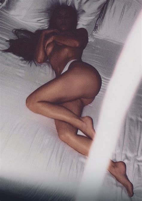 Curvy Kim Kardashian Topless Photo And Nipples In See