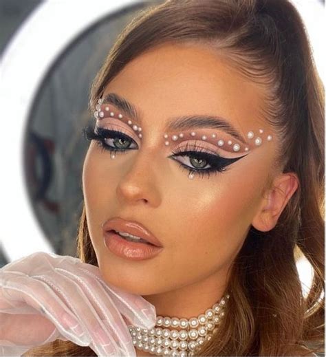 Top 25 Rhinestone Makeup Looks That Are Easy To Copy