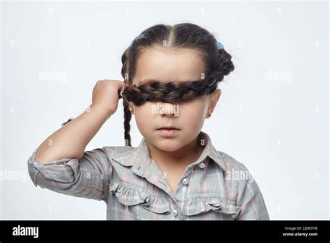 Schwarzhaarige Mädchen Fotos Und Bildmaterial In Hoher Auflösung Alamy