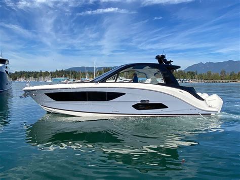 2022 Sea Ray 370 Outboard Vancouver Canada
