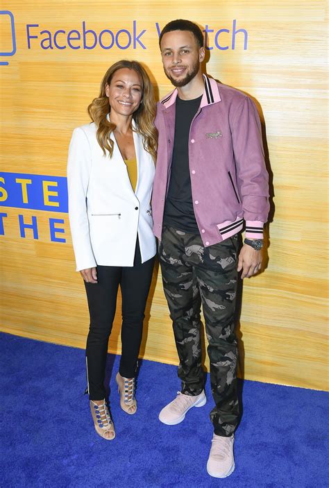 Sonya curry is an american educator and a former volleyball player. Stephen Curry Parents : Stephen Curry Biography Facts ...