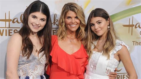 Olivia Jade And Sister Bella Have Officially Left Usc Fame Focus