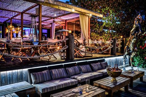 LIQUE in Sunny Isles offers waterfront and St. Tropez-style dining