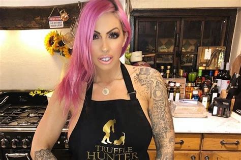 jodie marsh risks burning her buns as she strips naked to whip up dinner in the kitchen irish