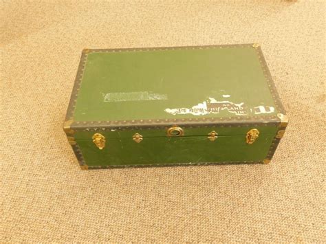 Antique Green Trunk 19 X 33 X 24 Easy Bid Online Auction Services