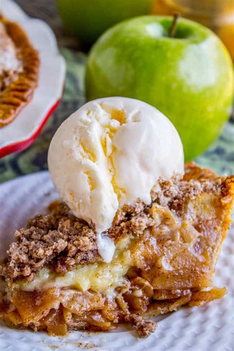 Apple Custard Pie With Cinnamon Streusel The Food Charlatan