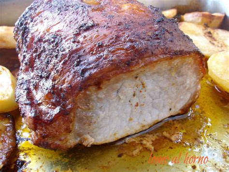 Coloca los lomos de lubina limpios encima. de sucre i sal: lomo de cerdo al horno
