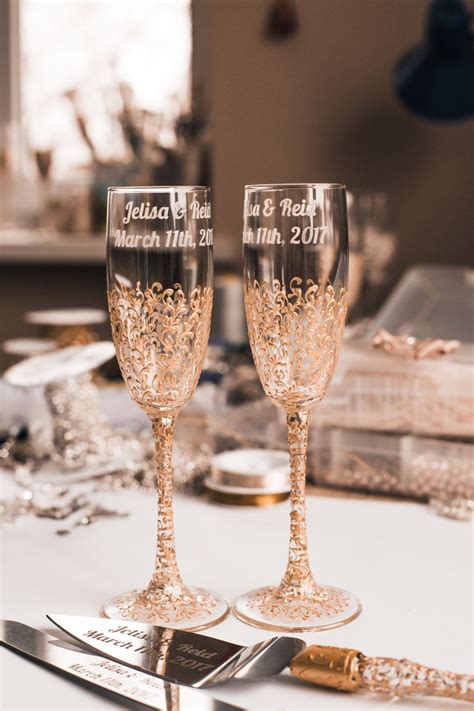 The big day is fast approaching, but what do you for the more modern groom, a wristwatch is a perfect gift for the morning of the wedding. personalized wedding glasses Toasting flutes gold Glasses ...