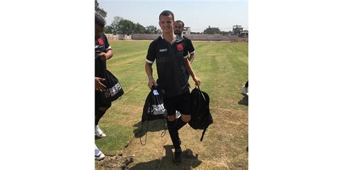 O vasco é muito grande. NetBet levou quatro torcedores ao jogo de inauguração do ...